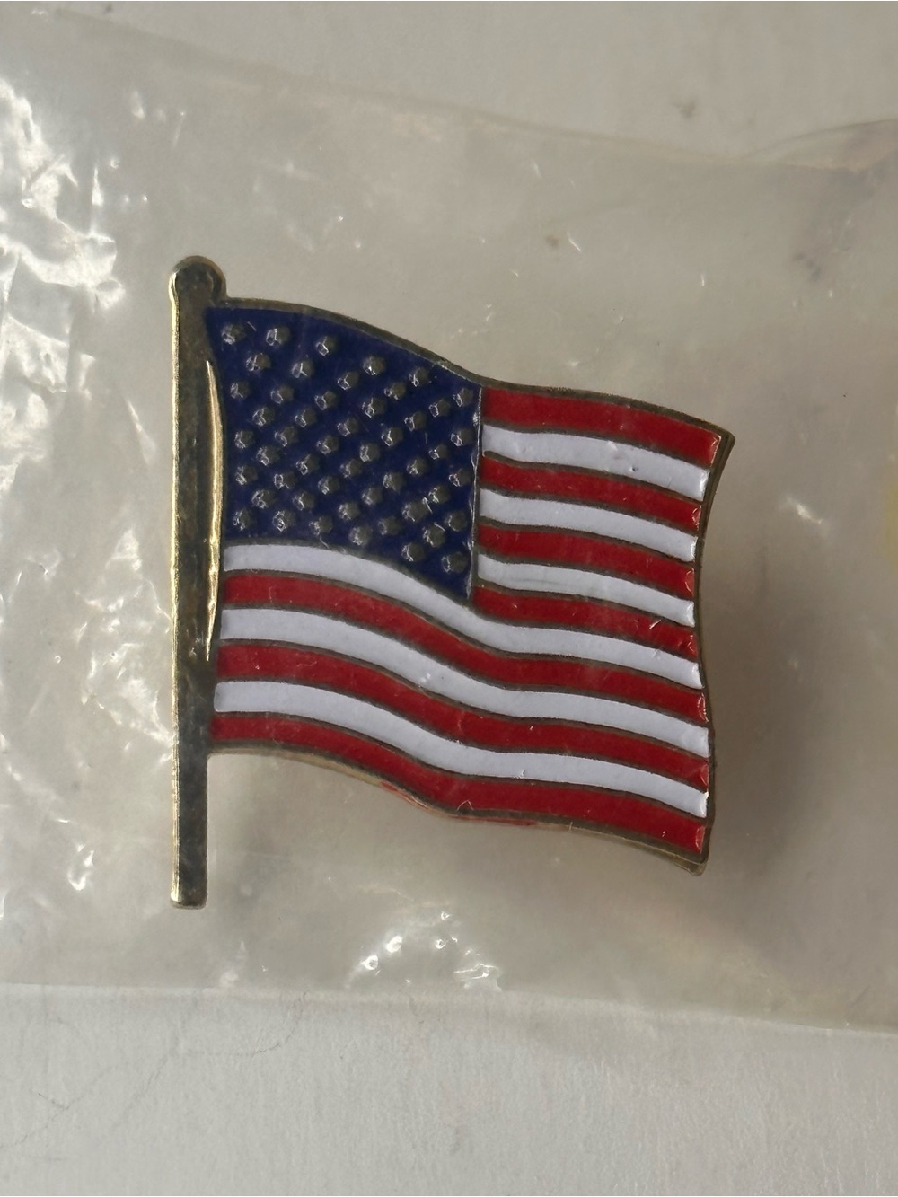 Vintage USA American Flag Lapel Pin Made in USA Gold Patriotic Deadstock NEW